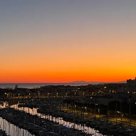 Vue Magique Port & Et Un Panorama Unique Depuis La Apartment